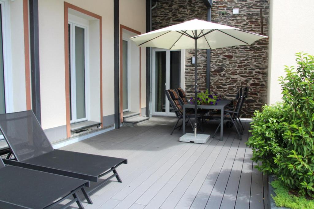 Moselromance - Luxusapartment - Grosse Terrasse - Ruhige Lage Трабен-Трарбах Екстер'єр фото